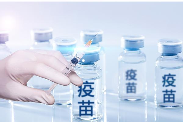 我國新冠疫苗累計接種近24億劑次，專(zhuān)家回應熱點(diǎn)問(wèn)題
